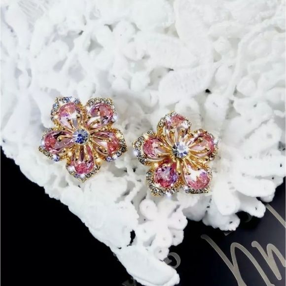 Cute Pink Cubic Zirconia Flower Stud Earings - Picture 6 of 7